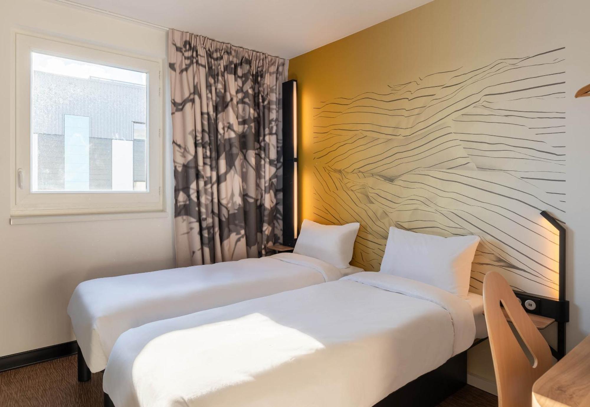 B&B Hotel Massieux Genay Genay  Eksteriør bilde