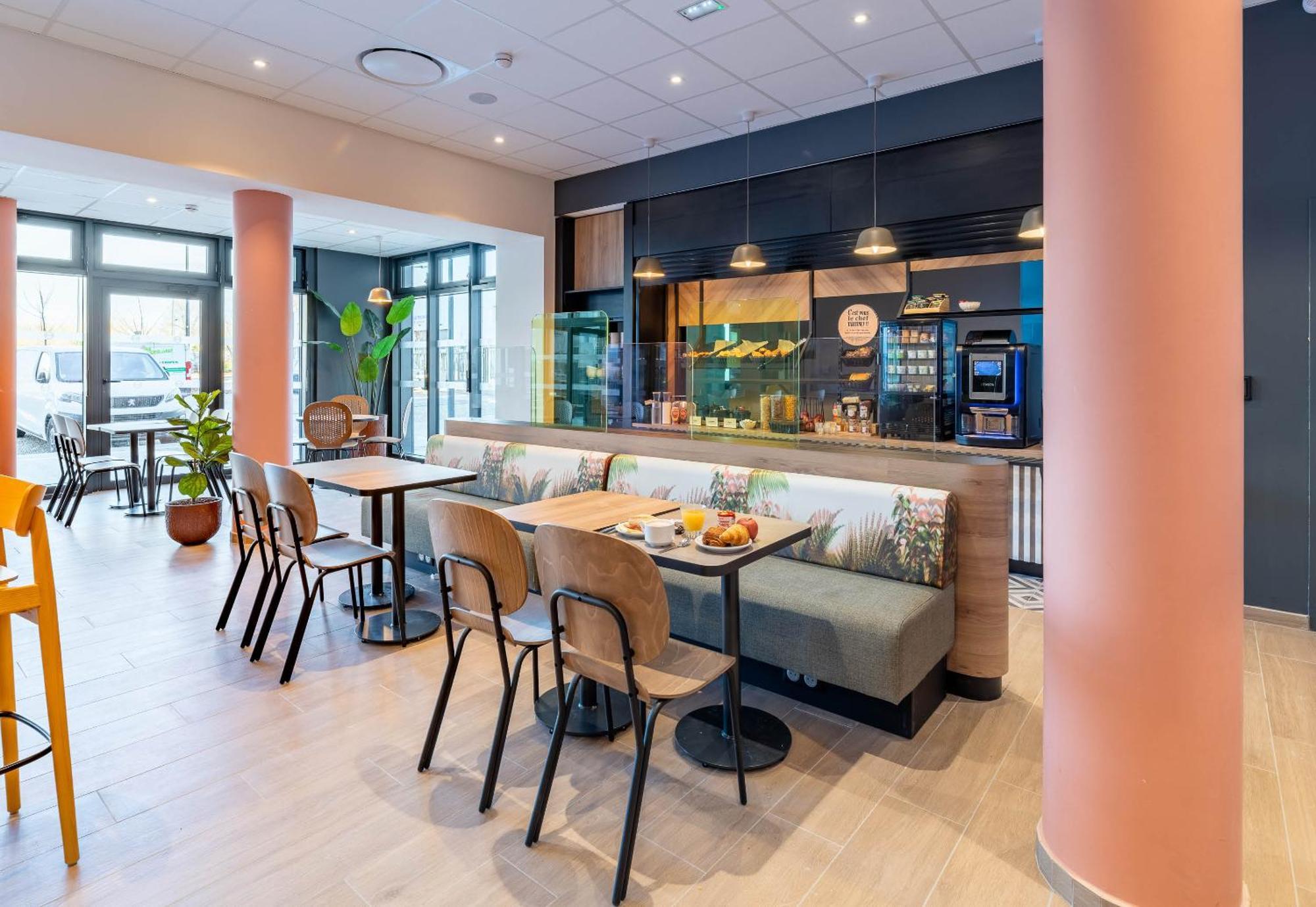 B&B Hotel Massieux Genay Genay  Eksteriør bilde